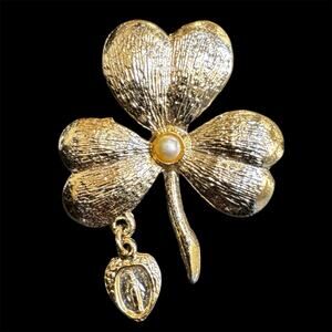 Vintage Pin Brooch Gold Toned Shamrock St. Mary Medallion